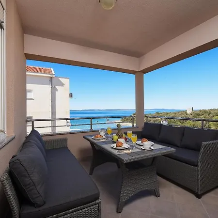 Sunset Apartment *